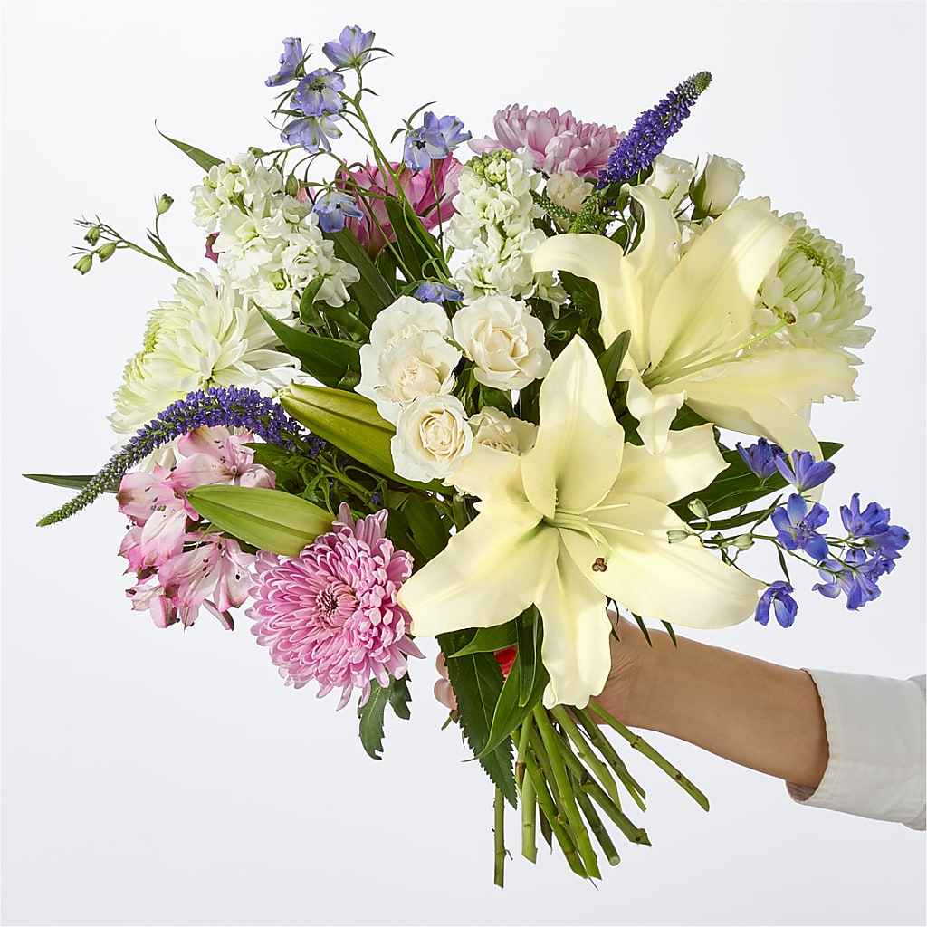 Winter Celebration Bouquet – IVAN'S FLOWER, Folsom CA
