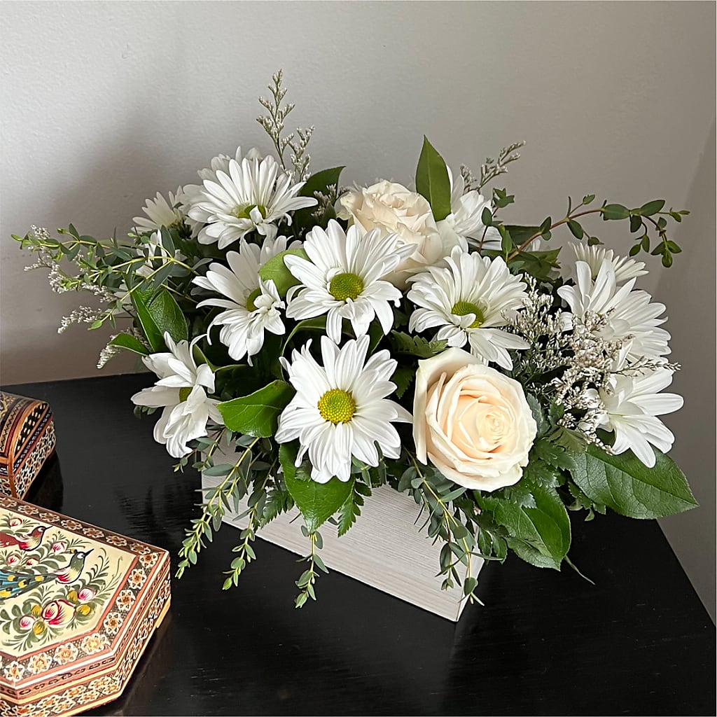 Fresh Linen Box Bouquet – IVAN'S FLOWER, Folsom CA