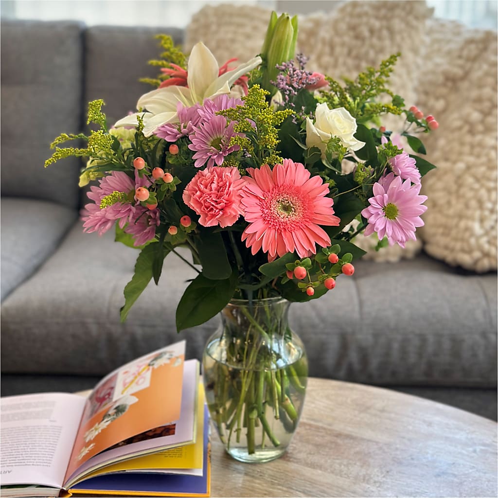 Pastel Tradition - A Florist Original – IVAN'S FLOWER, Folsom CA