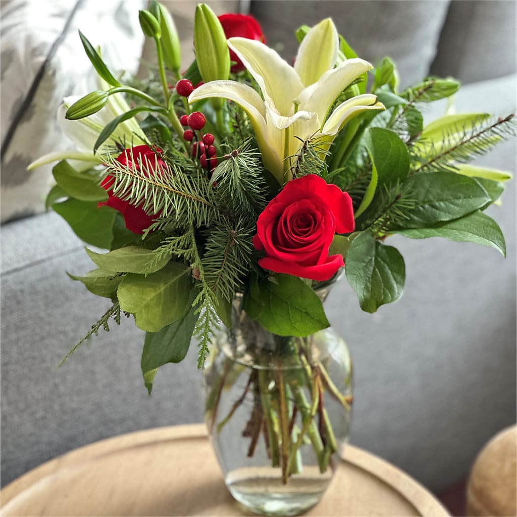 Sparkling Snowflakes Bouquet – IVAN'S FLOWER, Folsom CA