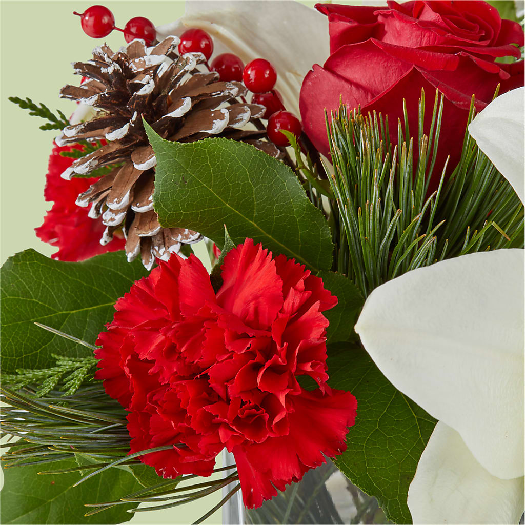 Glistening Icicles Bouquet – IVAN'S FLOWER, Folsom CA