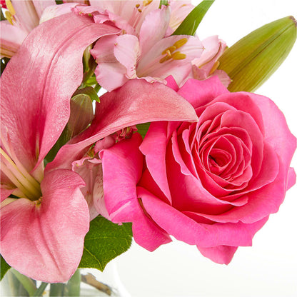 Lots of Love Bouquet – IVAN'S FLOWER, Folsom CA
